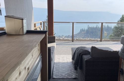 Central Okanagan House | Cozy Cottage in beautiful wine country La Casa Resort