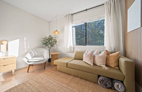 Whistler Creekside Apartment | Cozy Creek Den - Studio w Hot Tub & Pool