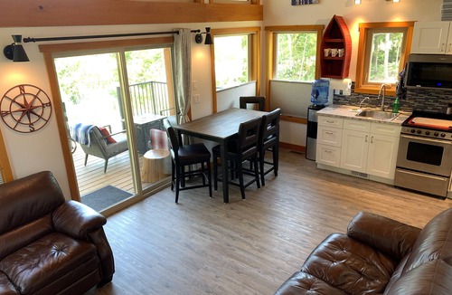 Sorrento Ski Chalet | Cozy Driftwood Chalet with Lake and Mountain views, perfect for Couples!