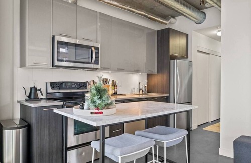Victoria Park Apartment | Cozy East Village Condo Near Calgary Stampede & Downtown