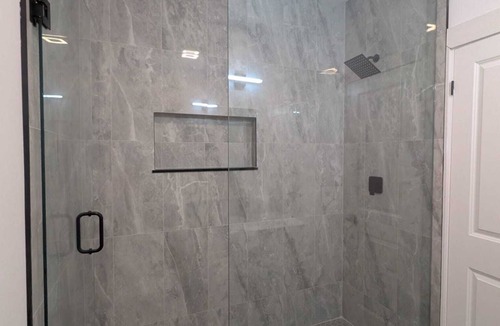 Durham Region House | Cozy Ensuite Room in Oshawa