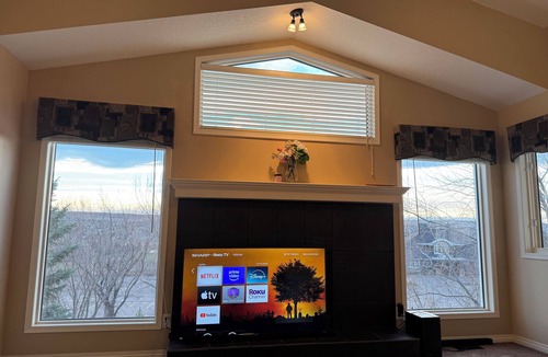 Panorama Hills House | Cozy Entire Home on Golf Course w/Panoramic Views and 8 Ball Pool