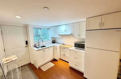 Renfrew-Collingwood House | Cozy Family 2BR in East Van, Walk to SkyTrain