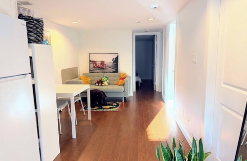 Renfrew-Collingwood House | Cozy Family 2BR in East Van, Walk to SkyTrain