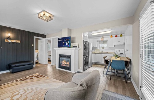 Innisfil Cottage | 🏡 Cozy Family Cottage Retreat | Beach BBQ Fire Pit | Sleeps 5