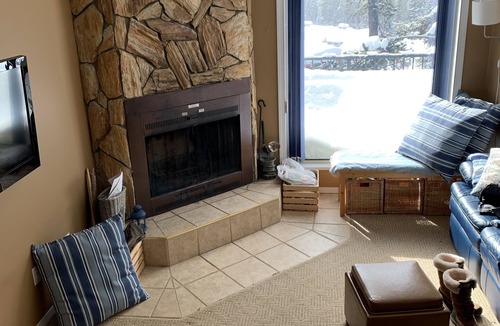 Apex Mountain Condo | Cozy Family Sized ski retreat at Apex Mountain.