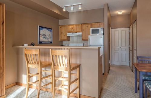 Silver Star Mountain Condo | Cozy Fully-equipped studio condo at Creekside - pet friendly!