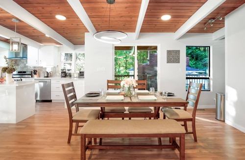 Canyon Heights House | Cozy fully furnished home with patio and games room