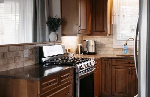 Ennismore House | Cozy GEM-near Peterborough-Freshly decorated-Lakeview