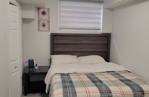 Airdrie Apartment | Cozy Guest suite in Airdrie 2 Queen beds