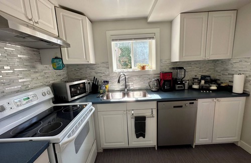 North Vancouver House | Cozy Home Away