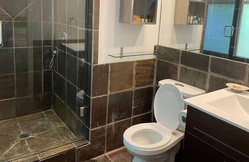 District of North Vancouver House | Cozy house with heated pool