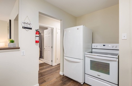 Northwest Calgary Apartment | Cozy Inner City Home | Close to Downtown