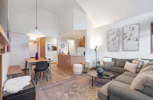 Nicklaus North Apartment | Cozy Lakefront Whistler Condo | Mountain/Lake View