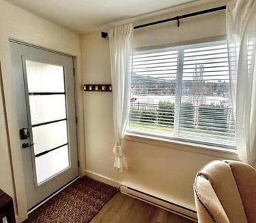 Langford Apartment | Cozy Lakeview Suite