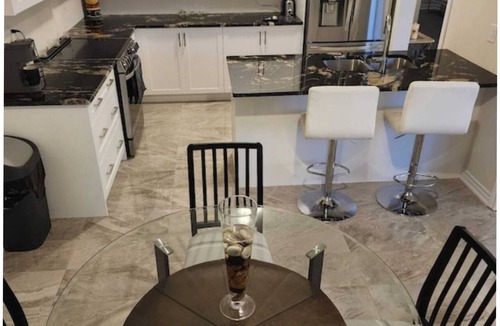 Thorold House | Cozy Niagara Retreat ,15 min drive to Niagara Falls, 4 bdrms, sleeps up to 9