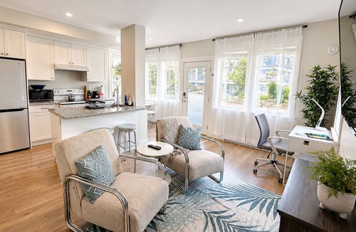Sooke Apartment | Cozy Ocean Gateway Guess Suite on Spirit Bay w/full kitchen. Pet-Friendly!