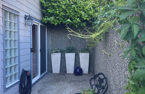 Gibsons House | Cozy Oceanmount 1BR Suite with Sofa Bed – Ideal Escape