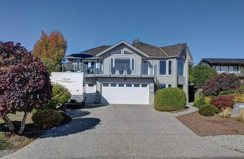 Gibsons House | Cozy Oceanmount 1BR Suite with Sofa Bed – Ideal Escape