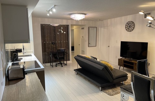 CityPlace Apartment | Cozy open concept 2BR 2Bath w/Parking -Jays/CN