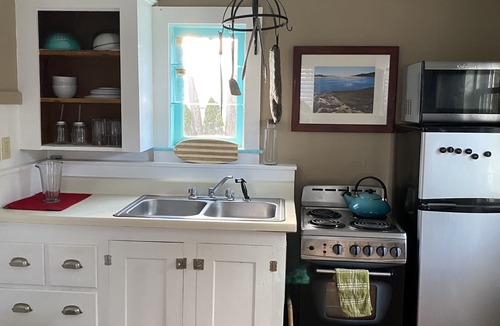 Ogunquit Apartment | Cozy, perfect location, dog friendly Updated calendar with more availability!