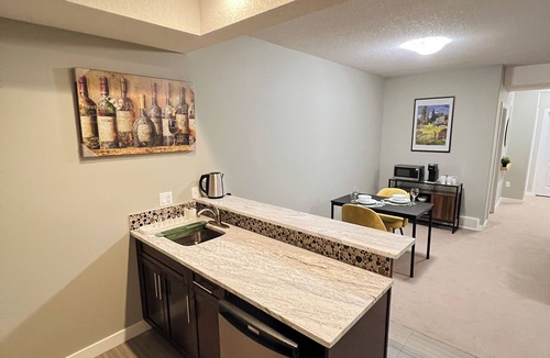 Sage Hill House | Cozy Private 1-BR | Separate Entry + Free Parking
