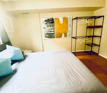Central Okanagan House | Cozy Queen Suite Near Okanagan Lake