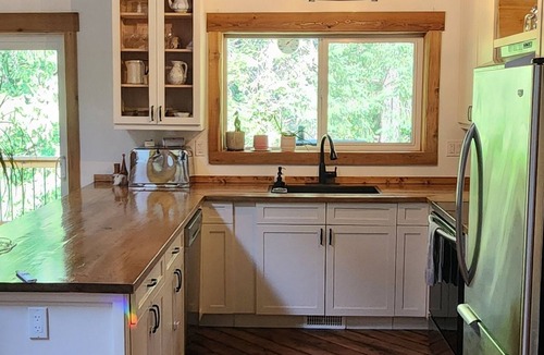 Yellow Point House | Cozy rustic modern retreat