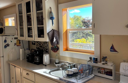 Bayswater Cottage | COZY SOUTH SHORE COTTAGE CLOSE TO THE BEACH
