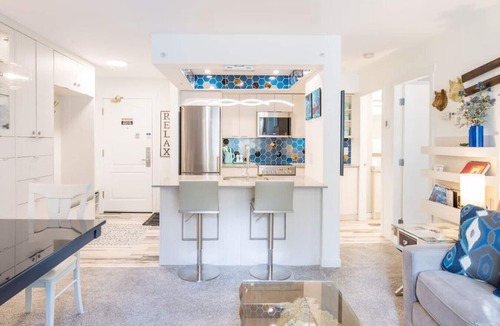 Upper Village Apartment | Cozy & Spacious 1BR:Sleeps 4,Pool, Hottub, Sauna, Walk to Shops, Restaurants & Trails!
