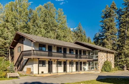 Harvie Heights Condo | Cozy Studio w/MTN Views | Sleeps 4! | Near Banff