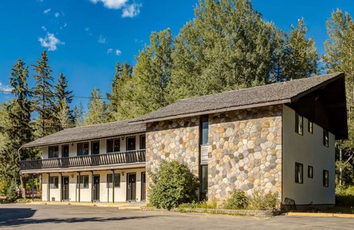 Harvie Heights Condo | Cozy Studio w/MTN Views | Sleeps 4! | Near Banff