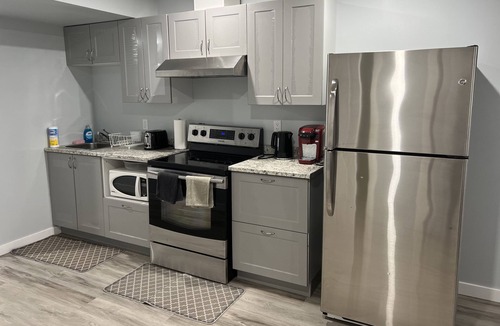 Regina Apartment | Cozy suite close to airport, mosaic stadium, RCMP, downtown
