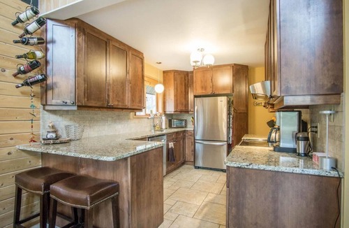 Windermere Cabin | Cozy Timber Ridge 1 Cabin - Private Beach/Lake Access