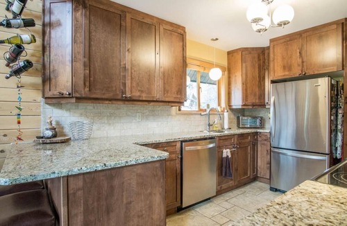Windermere Cabin | Cozy Timber Ridge 1 Cabin - Private Beach/Lake Access