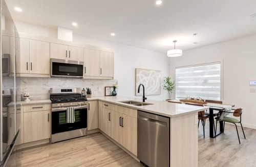 Southwest Calgary House | "Cozy Up" Brand new 3 Bdrm TH in Killarney!