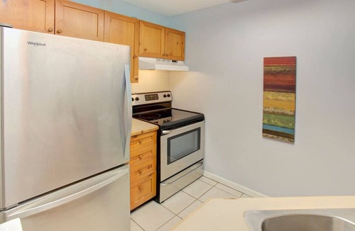 Village North Apartment | Cozy Whistler Village 1BR:Sleeps 2,Free Parking, Near Shops and More!