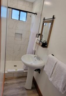 Waterton Park Cabin | Crandell Mountain Lodge