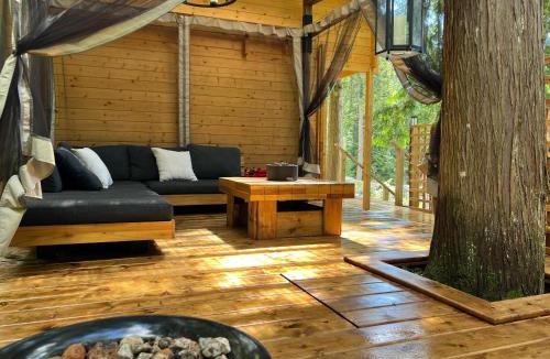 Roberts Creek Apartment | Creekside Bunkies