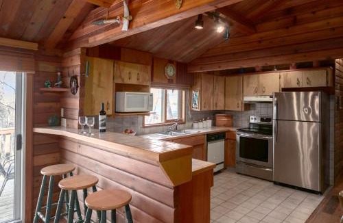 East Kootenay House | Creekside Cabin