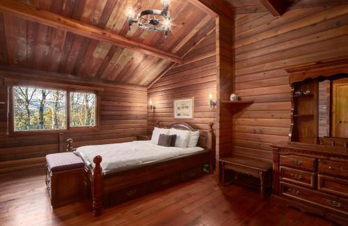 East Kootenay House | Creekside Cabin
