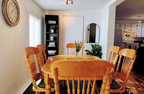 Coleman House | Crowsnest Magic Mountain Stays