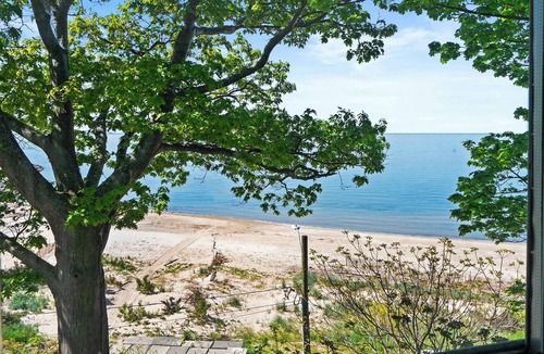 Ontario House | Crystal Beach Waterfront Cottage - Sunset Views!