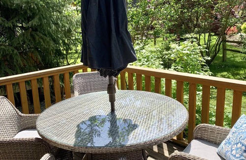 Lindell Beach Cottage | Cultus Lake Nature’s Playground Cottage 1BR + Loft