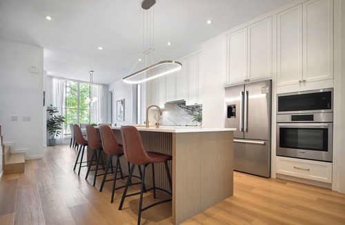 Mount Pleasant House | Custom Family Home | 5BR Calgary | Cozy Backyard | Near DT & 1 Hr to Rockies