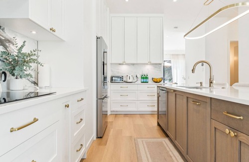 Mount Pleasant House | Custom Family Home | 5BR Calgary | Cozy Backyard | Near DT & 1 Hr to Rockies