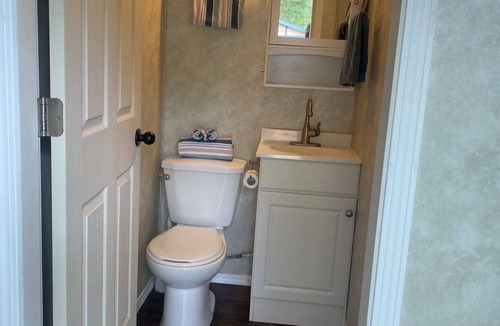 Christina Lake RV Rental | Cute Cabin in Christina Pines Campground