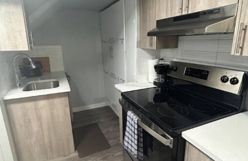 Highland Park House | Cute Highlandpark (Lower B Unit)