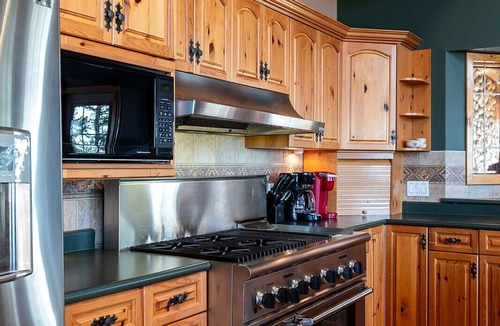 Alberta Cabin | Cypress Chalet at Elkwater - Experience Nature, Views and Adventure in Style