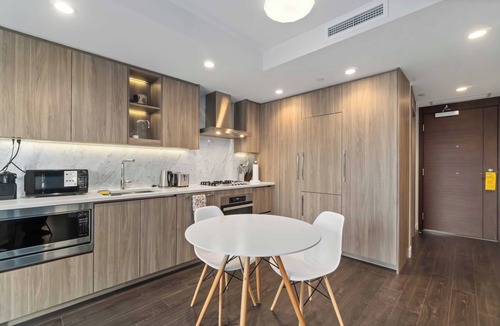 Southeast False Creek Apartment | D56 - Beautiful 1 bedroom in Olympic Village